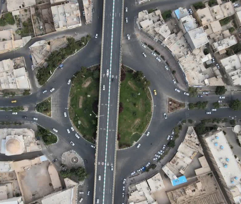 آغاز عملیات نوسازی آسفالت میدان شهید باهنر