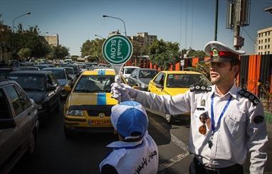 حضور صددرصدی پلیس راهور یزد در نقاط حساس ترافیکی همزمان با بازگشایی مدارس