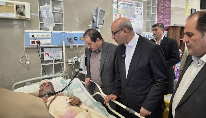 عیادت استاندار کرمانشاه از مجروحان حادثه واژگونی اتوبوس کرمانشاه - تهران