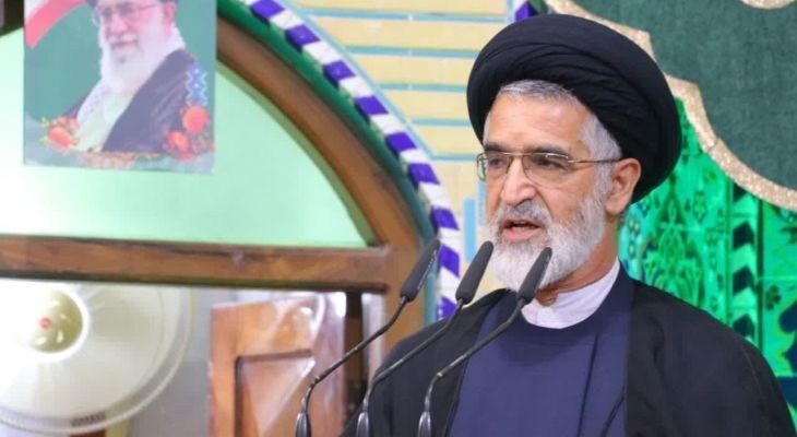 امام جمعه موقت یزد: هیچ‌گاه در برابر فشارِ آمریکا عقب‌نشینی نمی‌کنیم