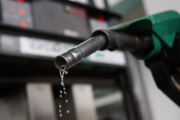 ۳۰۰ لیتر بنزین قاچاق در بافق کشف شد