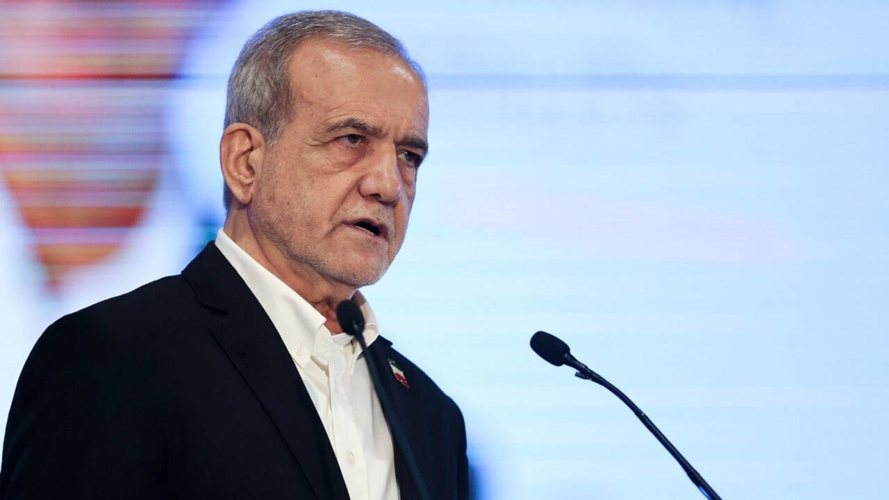 رئیس‌جمهور: دانشگاهیان می توانند راهگشای جامعه باشند