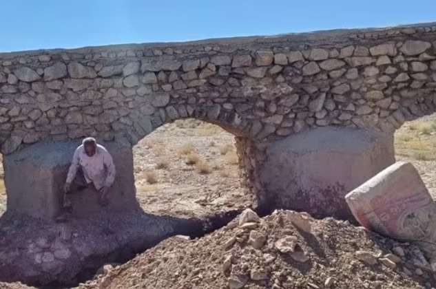 آغاز عملیات مرمت ریشه‌های ۱۲ پل تاریخی روستای برکوئیه بافق