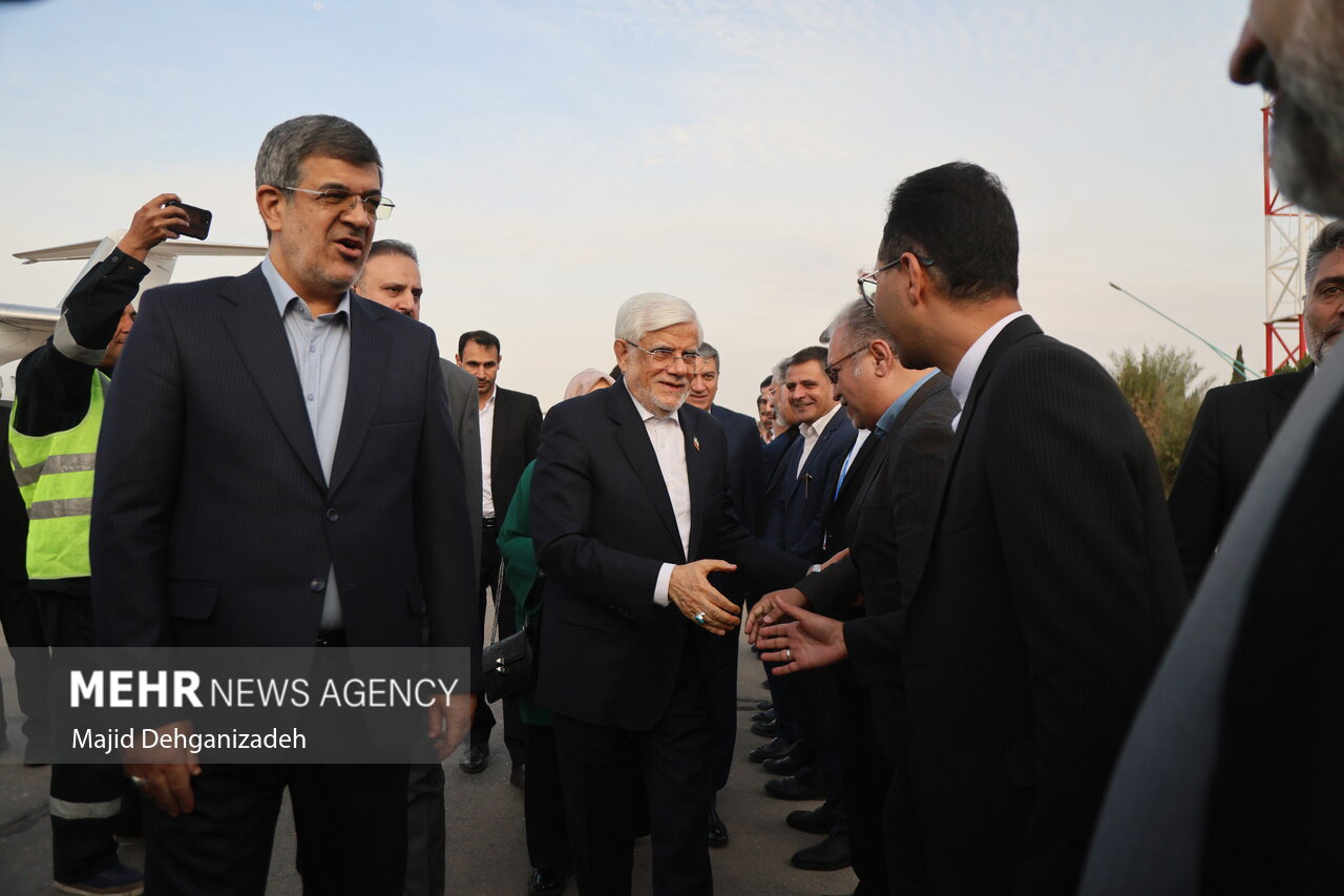 خوشامدگویی شیرین دختر بچه یزدی به معاون اول رئیس‌جمهور