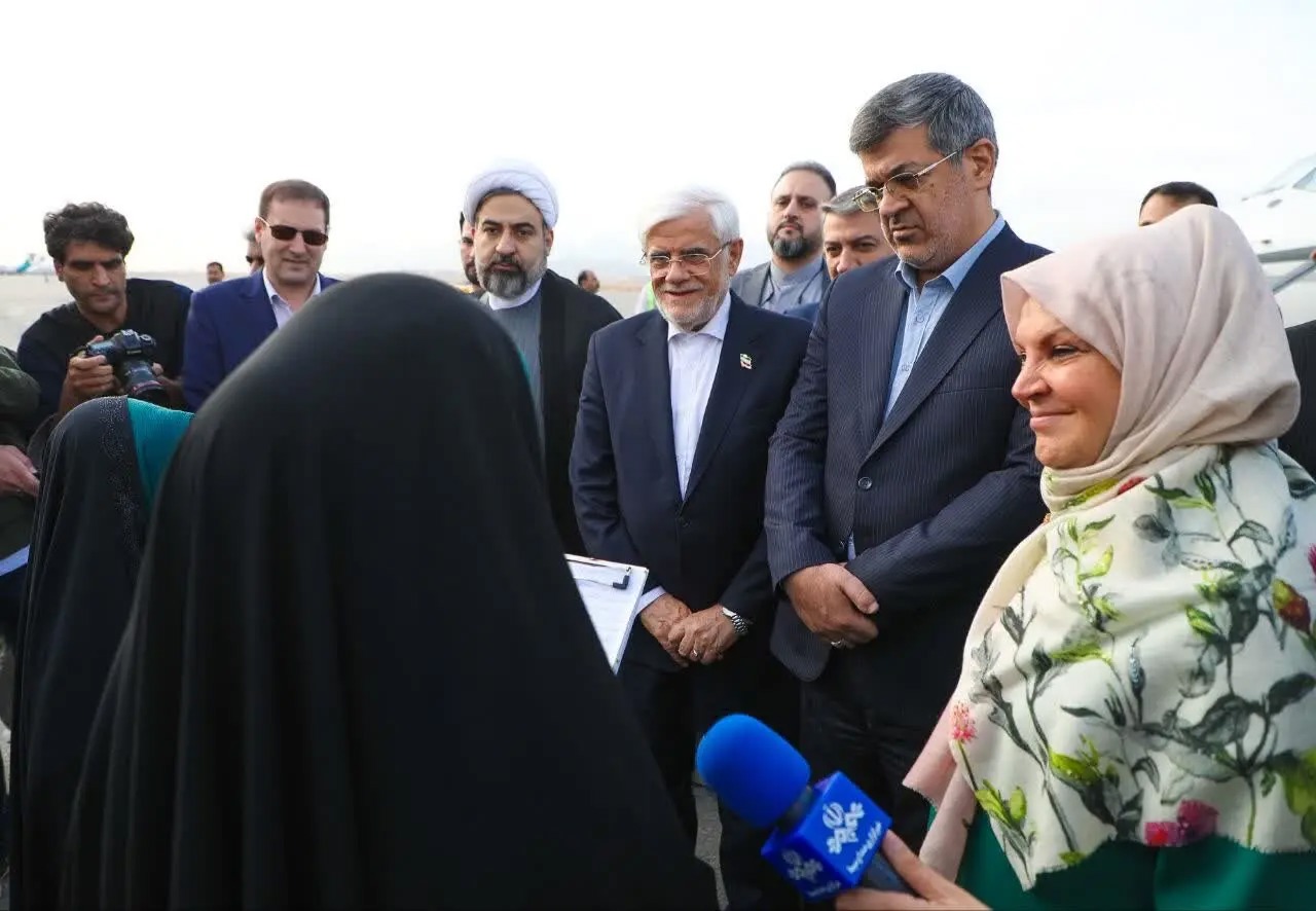 معاون اول رئیس‌جمهور وارد یزد شد و مورد استقبال رسمی استاندار قرار گرفت